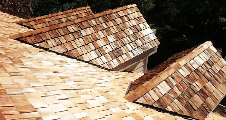  Install Wood Shingles Roofing San Marino